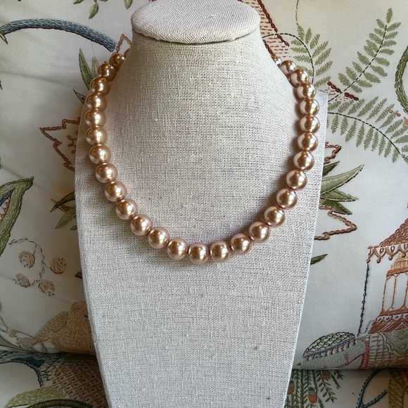Jewelry - Champagne Faux Pearl Necklace.